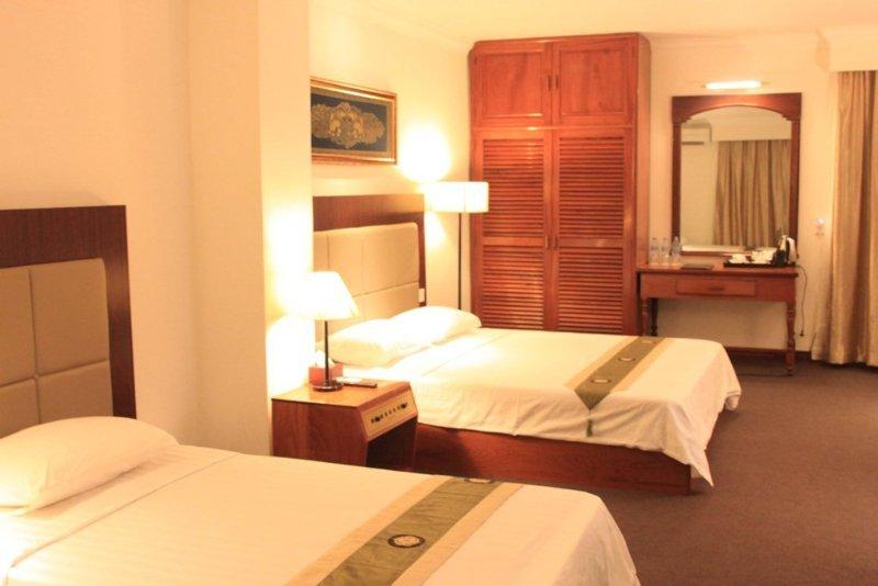 Diamond Hotel Phnom Penh Ngoại thất bức ảnh