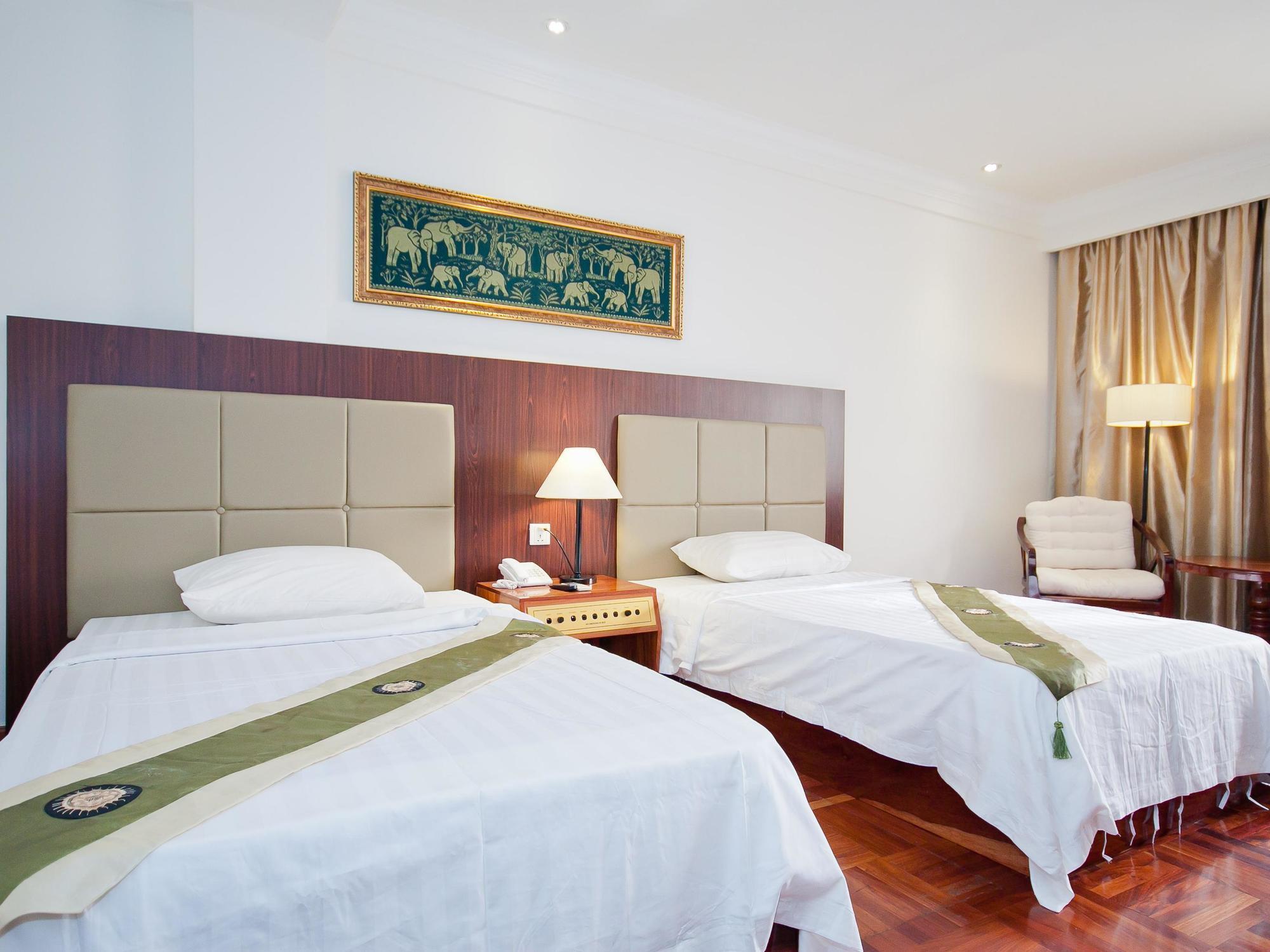 Diamond Hotel Phnom Penh Ngoại thất bức ảnh