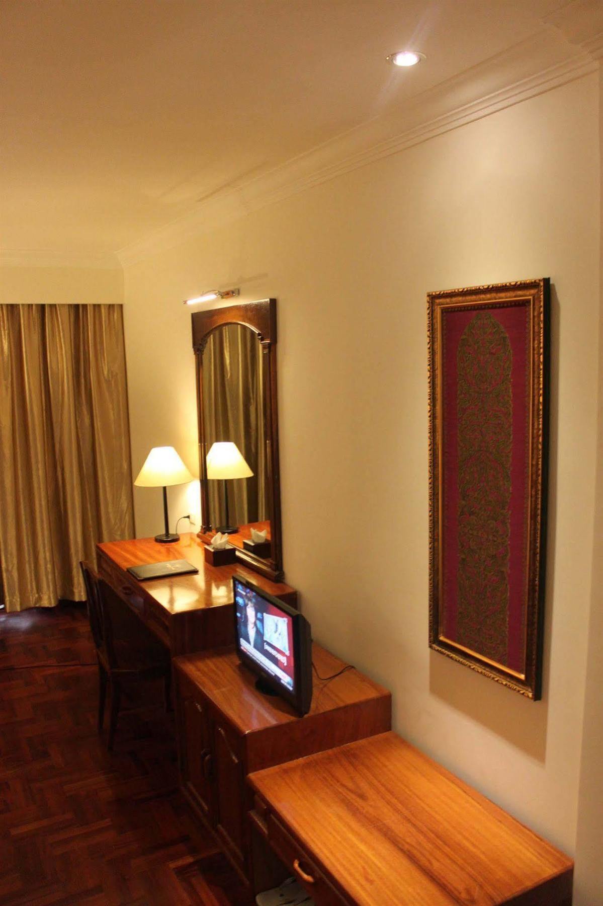 Diamond Hotel Phnom Penh Ngoại thất bức ảnh