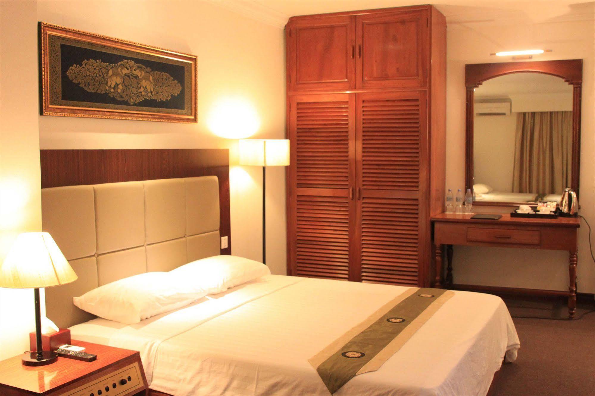 Diamond Hotel Phnom Penh Ngoại thất bức ảnh